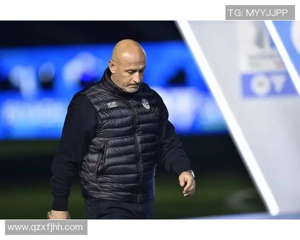 那不勒斯足球队球星引领新一轮欧冠征程 展现无与伦比的个人魅力与团队精神